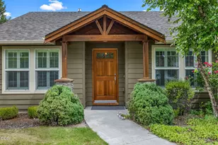 2041 SW Obsidian Ave, Redmond, OR 97756 - Photo 2