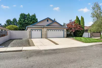 3460 Blue Blossom Drive, Medford, OR 97504 - Photo 1
