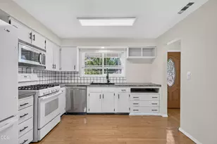 1521 Johnson St, Medford, OR 97504 - Photo 12