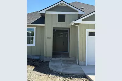 3366 Viewpoint Drive, Medford, OR 97504 - Photo 2