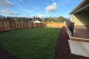 3366 Viewpoint Dr, Medford, OR 97504 - Photo 26
