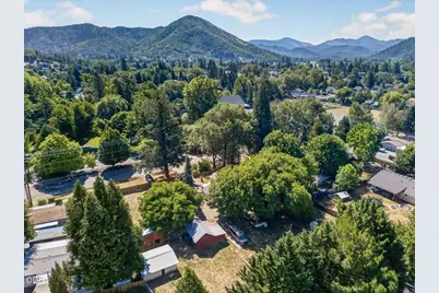 295 W Evans Creek Road, Rogue River, OR 97537 - Photo 46