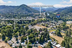 295 W Evans Creek Rd, Rogue River, OR 97537 - Photo 4