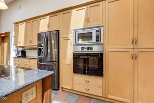129 Almond St, Ashland, OR 97520 - Photo 24