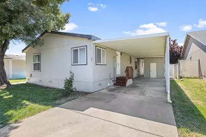 633 E Archwood #UNIT 27, Eagle Point, OR 97524 - Photo 1