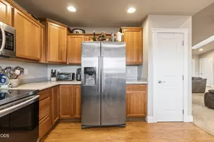 7812 Scenic View Dr, Klamath Falls, OR 97603 - Photo 12