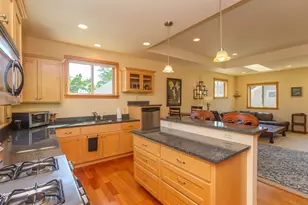 1249 Iowa, Ashland, OR 97520 - Photo 8