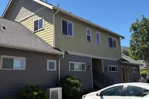 1249 Iowa, Ashland, OR 97520 - Photo 2