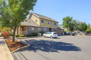 1249 Iowa, Ashland, OR 97520 - Photo 2