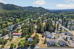 125 Hudspeth Ln, Shady Cove, OR 97539 - Photo 32