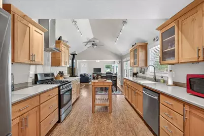 125 Hudspeth Lane, Shady Cove, OR 97539 - Photo 10