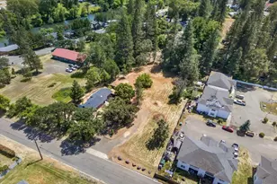 125 Hudspeth Ln, Shady Cove, OR 97539 - Photo 4