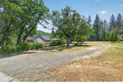 125 Hudspeth Lane, Shady Cove, OR 97539 - Photo 1