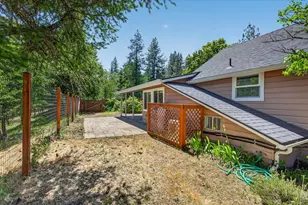125 Hudspeth Ln, Shady Cove, OR 97539 - Photo 26