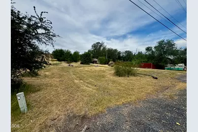 3710 Lakeport Boulevard, Klamath Falls, OR 97601 - Photo 2