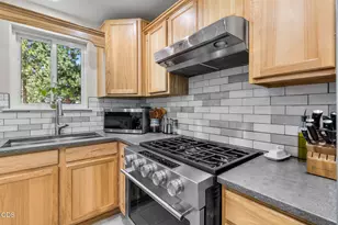 60733 Bristol Way, Bend, OR 97702 - Photo 10