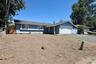1131 Merryman Dr, Klamath Falls, OR 97603 - Photo 2