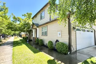 2363 Dahlia Way, Medford, OR 97501 - Photo 2