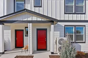 62617 NE Lawler Pl, Bend, OR 97701 - Photo 2