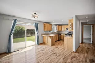 1924 NW Joshua Tree Ct, Redmond, OR 97756 - Photo 8
