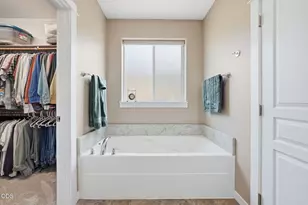 4466 SW Umatilla Ave, Redmond, OR 97756 - Photo 22