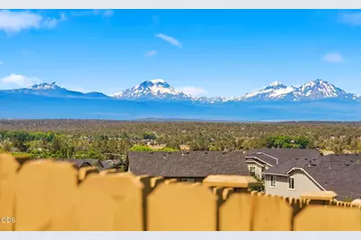 4466 SW Umatilla Avenue, Redmond, OR 97756 - Photo 2