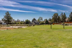 20725 Lyra Dr, Bend, OR 97703 - Photo 46
