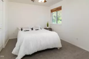 20725 Lyra Dr, Bend, OR 97703 - Photo 18