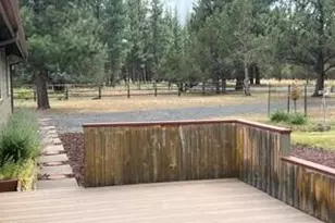 69700 Old Wagon Rd, Sisters, OR 97759 - Photo 16