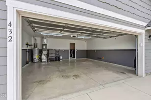 432 NE Oak Ave, Redmond, OR 97756 - Photo 26