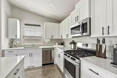 432 NE Oak Avenue, Redmond, OR 97756 - Photo 12