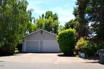 1636 Leonard Road #A & B, Grants Pass, OR 97527 - Photo 2