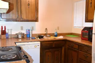 401 NW B St, Grants Pass, OR 97526 - Photo 6