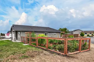 660 A St, Culver, OR 97734 - Photo 2