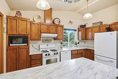 243 Castle Creek Road, Grants Pass, OR 97526 - Photo 12