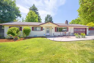 1429 NE Meier Dr, Grants Pass, OR 97526 - Photo 2