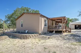 222 Crescent Dr, Eagle Point, OR 97524 - Photo 2