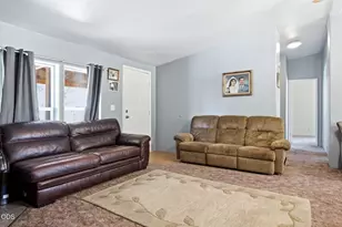 222 Crescent Dr, Eagle Point, OR 97524 - Photo 6