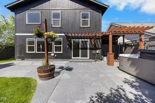 654 NE Providence Dr, Bend, OR 97701 - Photo 30