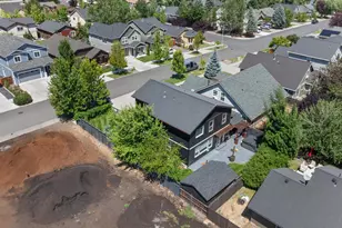 654 NE Providence Dr, Bend, OR 97701 - Photo 38