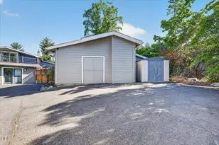 3415 Calle Vista Dr, Medford, OR 97504 - Photo 4