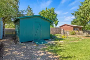 620 Mt Pitt St, Klamath Falls, OR 97601 - Photo 16