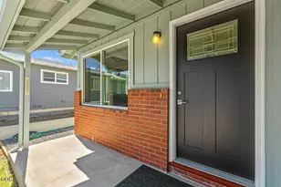 620 Mt Pitt St, Klamath Falls, OR 97601 - Photo 2