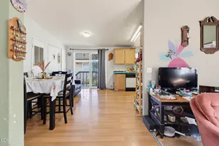 633 E Archwood Dr, Eagle Point, OR 97524 - Photo 10