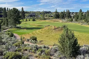 19361 Roswell Dr, Bend, OR 97702 - Photo 4