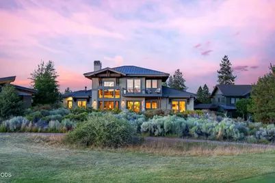 19361 Roswell Drive, Bend, OR 97702 - Photo 2