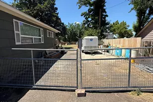 3206 Summers Ln, Klamath Falls, OR 97603 - Photo 2