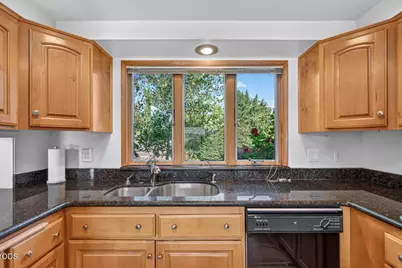 738 Fairway Court, Ashland, OR 97520 - Photo 14