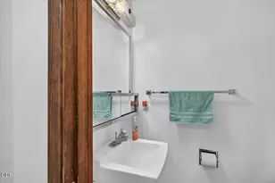 738 Fairway Ct, Ashland, OR 97520 - Photo 28