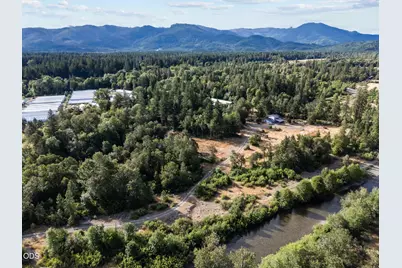 302 River Grove Drive, Cave Junction, OR 97523 - Photo 12